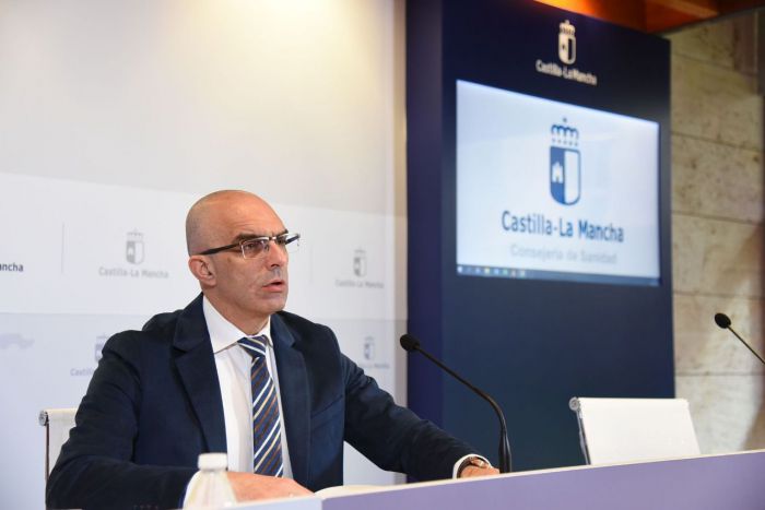 El director general de Salud Pública, Juan Camacho, informa, en la sala de Prensa de la Consejería de Sanidad, sobre la incidencia del contagio por coronavirus en Castilla-La Mancha