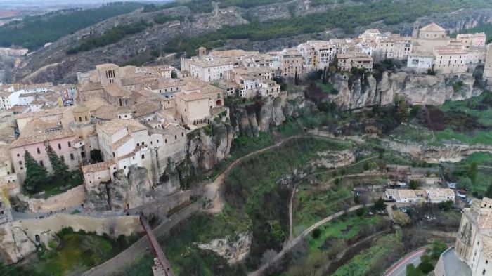La Junta presenta el Plan de Infraestructuras de Cuenca y el estudio de los remontes de acceso al casco histórico de la ciudad