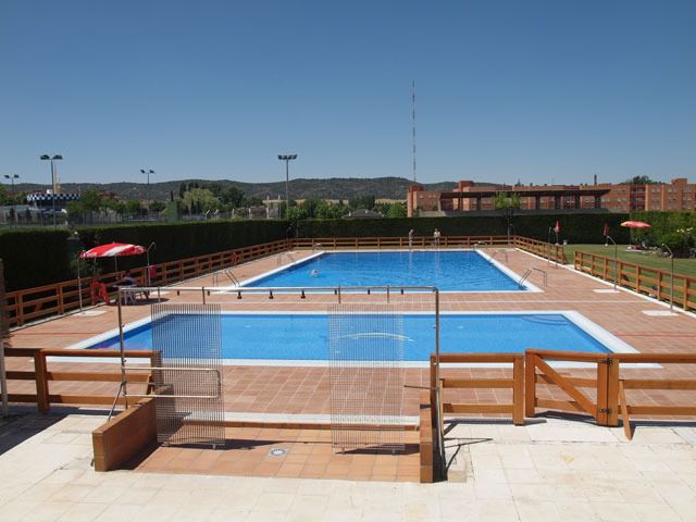 Piscina exterior del complejo deportivo Luis Ocaña