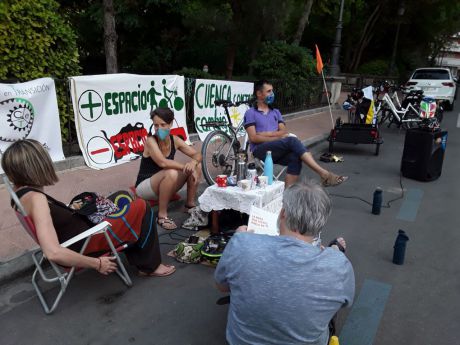 Cuenca en Transición realiza una nueva acción reivindicativa ante la pasividad del Ayuntamiento en materia de movilidad sostenible