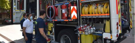 Presentado el nuevo camión de bomberos de la Diputación que ha supuesto una inversión de 610.000 euros