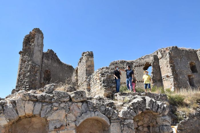 Comienzan las obras de rehabilitación del castillo de Puebla de Almenara con un presupuesto de 140.000 euros