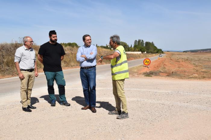 Casi un millón de euros para renovar la carretera que une Campillo de Altobuey con Paracuellos de la Vega