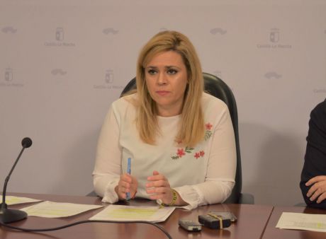 Martínez lamenta que la alcaldesa de Ledaña no diga la verdad a sus vecinos hablando de recortes cuando se trata de una redistribución del trabajo en la Zona de Salud de Iniesta