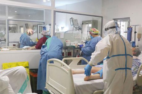 Castilla-La Mancha ha registrado un descenso de 393 casos por COVID-19, así como de hospitalizados en cama convencional en una semana