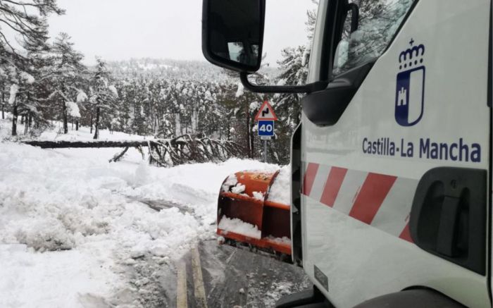 Cadenas en varias carreteras de la Serranía