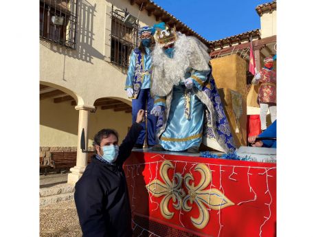 El Alcalde de Mota recibe a los Reyes Magos y entrega las llaves de Mota