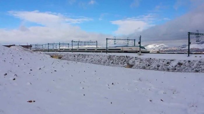 Suspendidos los trenes AVE que unen Madrid-Cuenca-Valencia