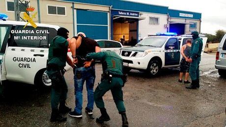 La Guardia Civil ha detenido a 1 persona e investigado a otras 2 por tres atracos en entidades bancarias