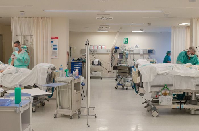 Continúa en descenso el número de hospitalizados por COVID-19 en Castilla-La Mancha