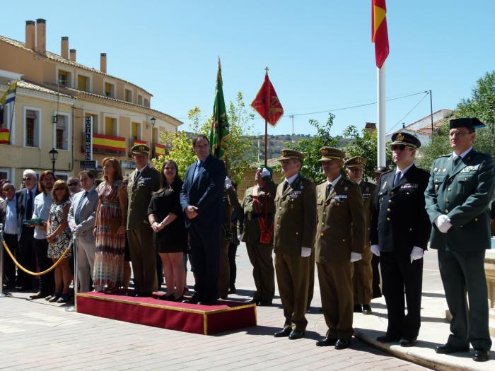 Emotivo homenaje en Castejón a la Bandera de España y de recuerdo al Brigada Francisco de Alarcón Garcia