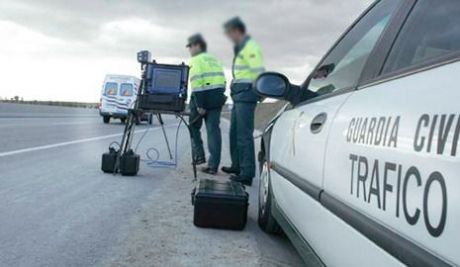 Detenida una persona que conduci&#769;a un turismo a 224 km/h