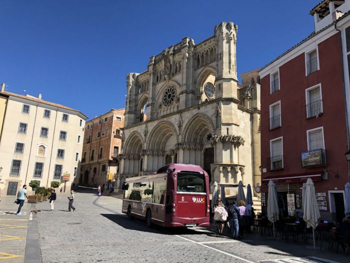 El pleno aprueba una moción para que los próximos autobuses de la capital sean ecológicos