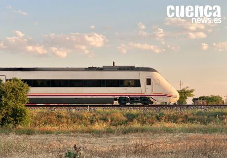 Descarrila el tren convencional con 10 pasajeros en Ocaña (Toledo) por un desprendimiento de tierras