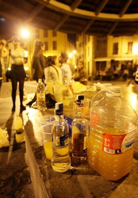 Un detenido y un herido en un botellón multitudinario en Motilla del Palancar