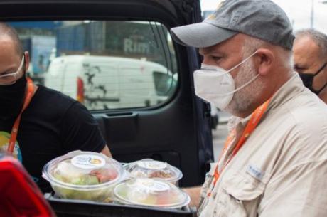 El chef José Andrés y World Central Kitchen ya están en la frontera de Ucrania, ¿a qué esperas para aportar tu granito de arena?