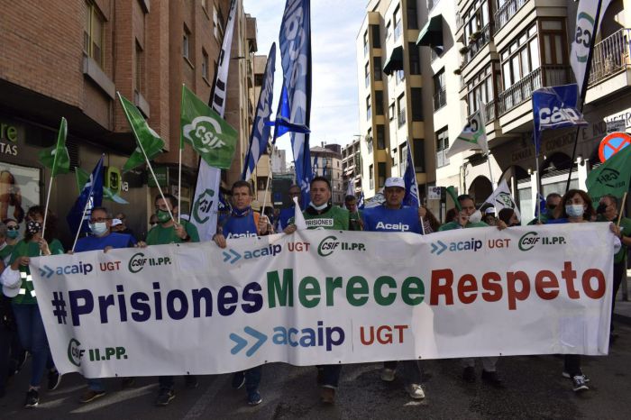Más de 400 representantes sindicales de CSIF y ACAIP-UGT se manifiestan en Cuenca para exigir mejoras laborales en prisiones