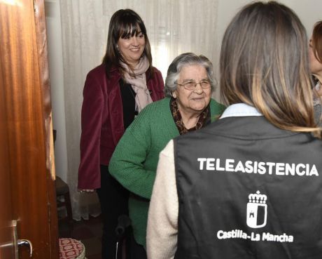 Castilla-La Mancha atiende a más de 58.600 personas mediante el Servicio Público de Teleasistencia