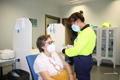 Castilla-La Mancha ya ha vacunado a más de 132.000 personas con la dosis adicional contra el COVID y a 128.000 con la dosis contra la gripe