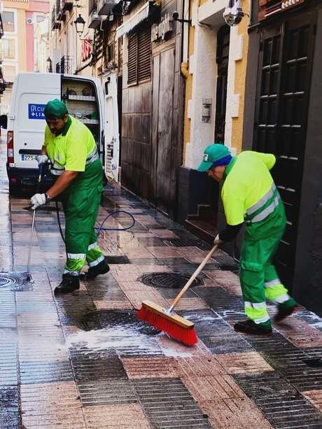 El Ayuntamiento actuará durante cinco días en Las Quinientas y Casablanca con un dispositivo especial de limpieza