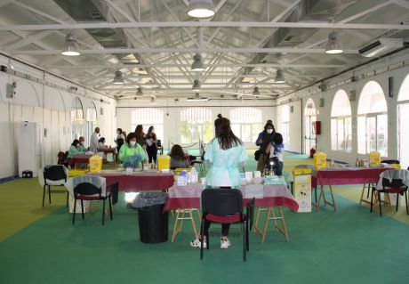 La jornada de vacunación sin cita en "La Hípica" inocula más de 1.200 dosis