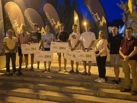 Óscar Espinosa y Tania Álvarez se coronan en el XXXVII Triatlón Hoces de Cuenca