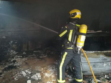 Tres afectados por humo en el incendio de una vivienda en San Clemente