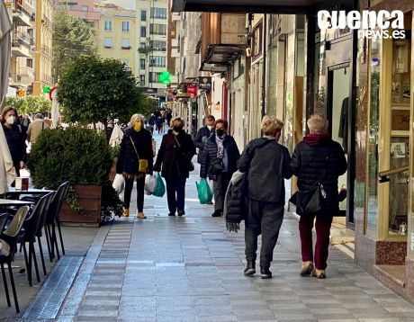 Las mascarillas dejarán de ser obligatorias en la calle el próximo jueves 