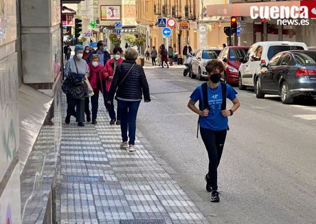 Sanidad aborda con las comunidades el fin de la mascarilla en exteriores 