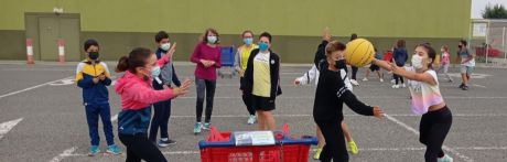 Los niños podrán estar sin mascarilla en el patio del colegio desde este jueves 