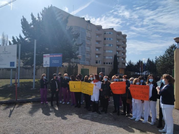 Las Auxiliares de Enfermería de la residencia de mayores ‘Las Hoces’ reclaman refuerzos urgentes a Bienestar Social