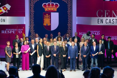 Castilla-La Mancha celebra 40 años con la voluntad de avanzar para "hacer mejor a España"