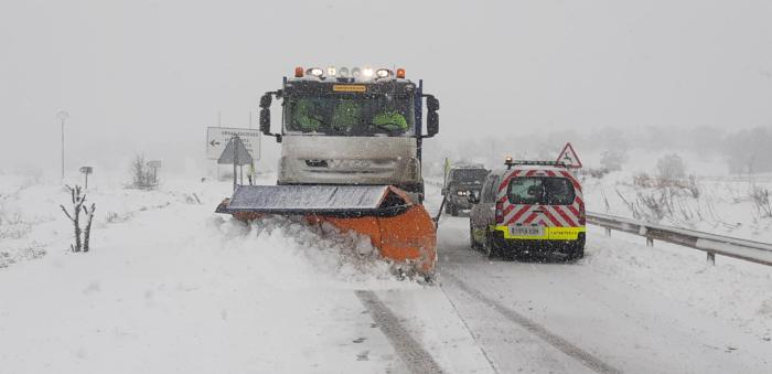 La Junta afronta el hielo de las carreteras con casi 1.000 toneladas de sal utilizadas hoy en la Red y 3.000 a lo largo de los últimos cuatro días