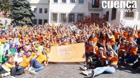 Las peñas toman el Casco Antiguo para celebrar la reconquista de Cuenca