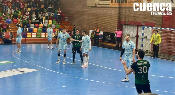 El Cuenca resucita el Domingo de Gloria para sellar virtualmente su permanencia (33-30)