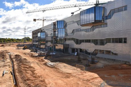 Sanidad promueve la visita de setecientos profesionales a las obras del nuevo Hospital Universitario