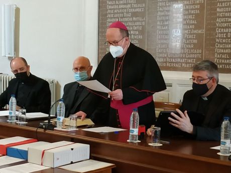 José María Yanguas muestra su "profundo pesar" por la muerte de Benedicto XVI
