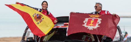 Manolo y Mónica Plaza alcanzan la meta en la primera etapa del Dakar