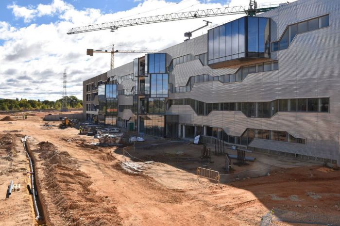 El PSOE anima a los dirigentes del PP a visitar las instalaciones del nuevo hospital cuyas obras paralizaron