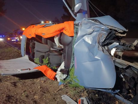 Ocho vehículos colisionan entre sí por una granizada en la A-40