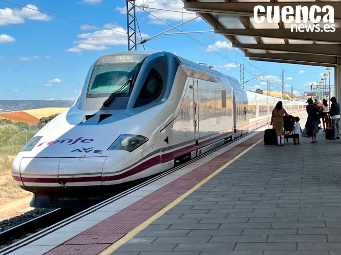 Tren AVE en la estación del AVE Cuenca Fernando Zóbel