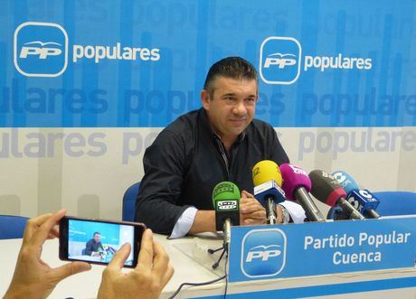 El PP suspende de militancia al alcalde de Villar de Cañas, José María Saiz, tras sus palabras machistas contra Irene Montero
