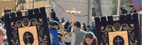 Los “pasetes” recorren un Casco Antiguo abarrotado de público e ilusión nazarena