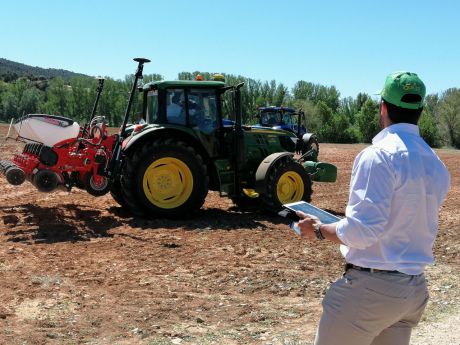 Acercando las nuevas tecnologías a agricultores y ganaderos