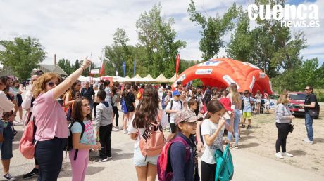 Los conquenses se vuelcan con la salida de la cuarta etapa de La Vuelta Femenina