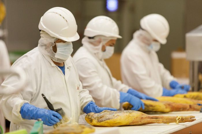 La patronal avisa a sus empresas sobre las ayudas para la transformación en contratos indefinidos