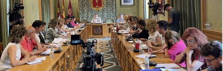 El Ayuntamiento mantendrá los mismos concejales con dedicación exclusiva y los mismos salarios que en 2019