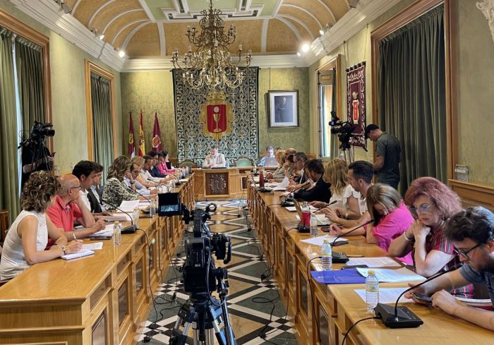 El Ayuntamiento mantendrá los mismos concejales con dedicación exclusiva y los mismos salarios que en 2019