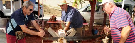 La III Feria de Oficios y Tradiciones se celebra con gran asistencia y un buen número de participantes