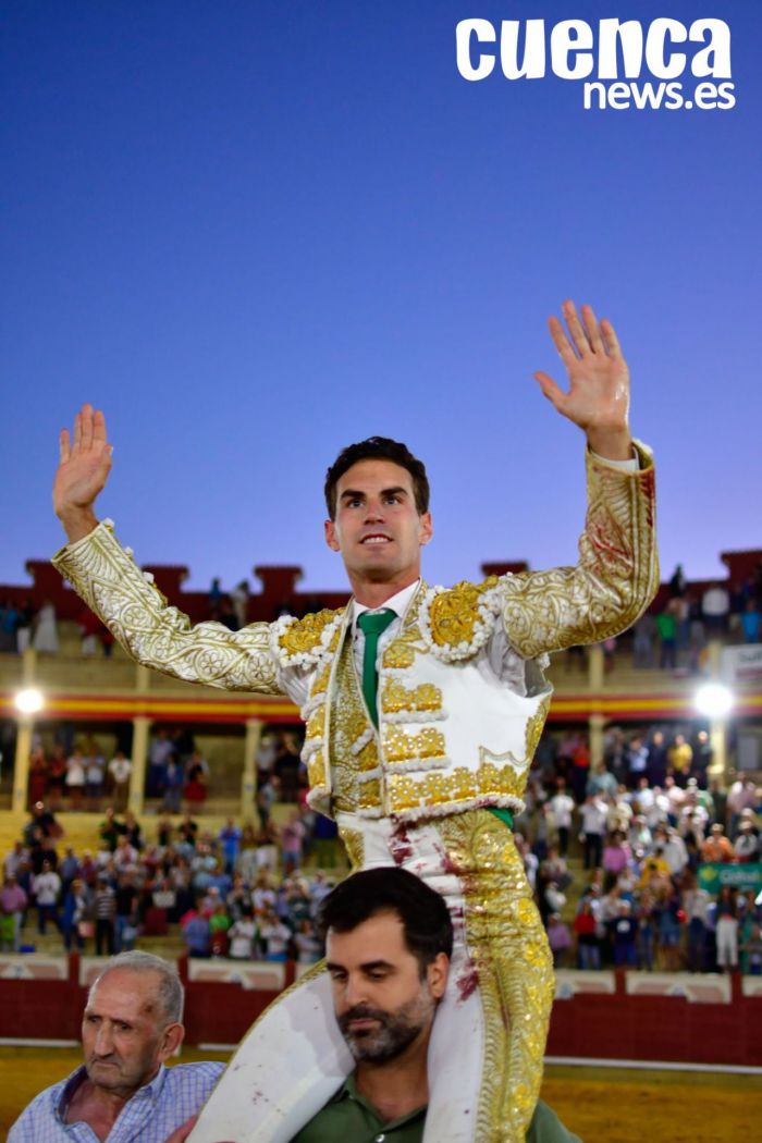 Fernando Adrián se reivindica en Cuenca con tres orejas y una gran tarde de toros